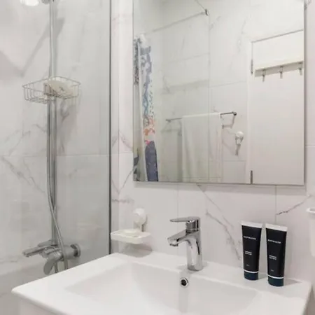 Beautiful 1 Bedroom Near Benfica Lisbon
