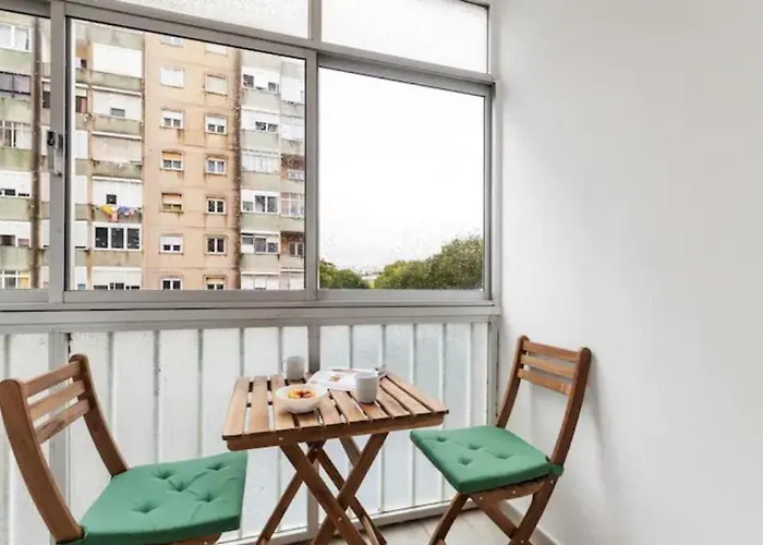 Beautiful 1 Bedroom Near Benfica Lisboa